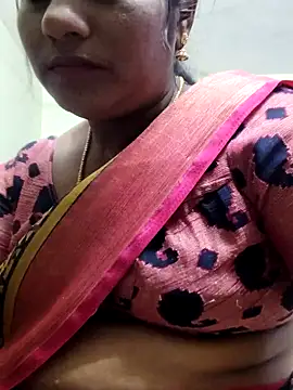 Snapshot of papukurty chatting on 12.14.25 papukurty online show from 12.14.25