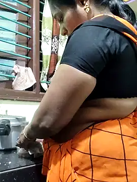 Snapshot of papukurty chatting on 04.04.26 papukurty online show from 04.04.26