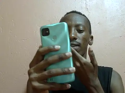 Snapshot of shadez94 chatting on 10.12.25 shadez94 online show from 10.12.25