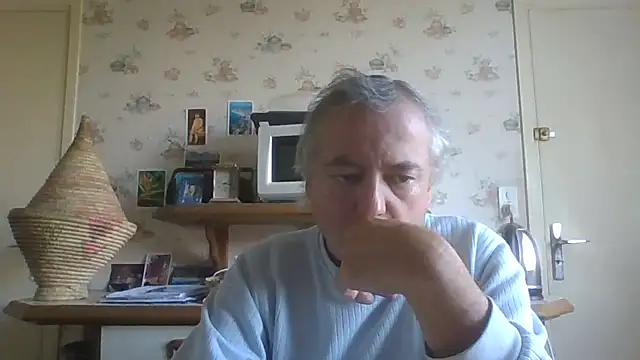 Snapshot of gegevincent chatting on 10.12.25 gegevincent online show from 10.12.25