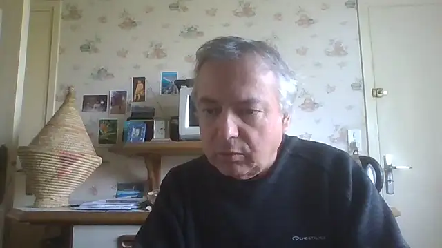Snapshot of gegevincent chatting on 04.22.26 gegevincent online show from 04.22.26