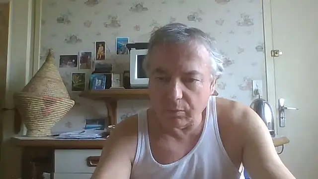 Snapshot of gegevincent chatting on 04.23.26 gegevincent online show from 04.23.26