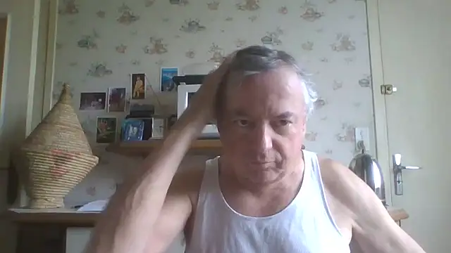 Snapshot of gegevincent chatting on 04.28.26 gegevincent online show from 04.28.26