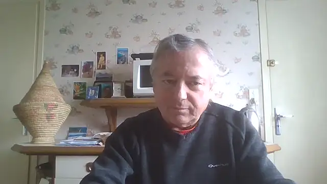 Snapshot of gegevincent chatting on 05.13.26 gegevincent online show from 05.13.26