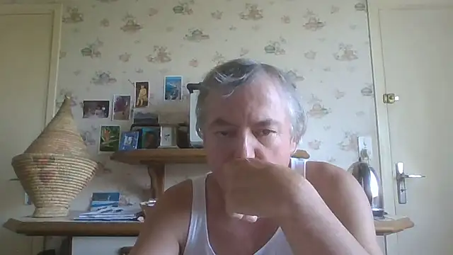 Snapshot of gegevincent chatting on 05.27.26 gegevincent online show from 05.27.26