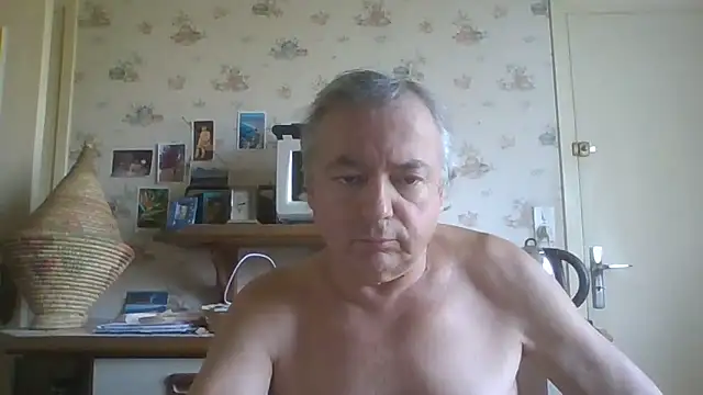 Snapshot of gegevincent chatting on 06.18.26 gegevincent online show from 06.18.26