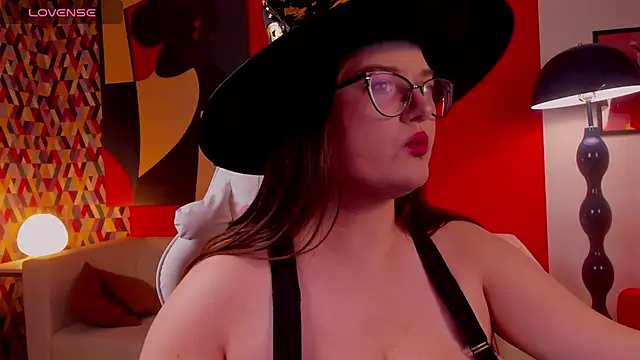 HelenDanvers online show from 10.23.25