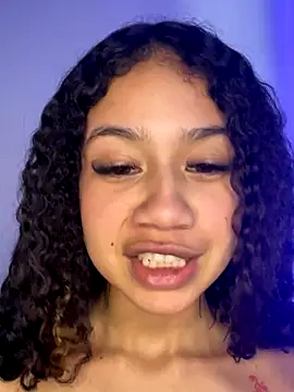 Snapshot of jadee8 chatting on 10.24.25 jadee8 online show from 10.24.25