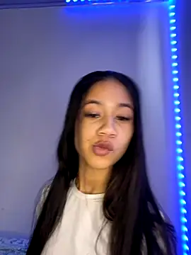 Snapshot of jadee8 chatting on 11.06.25 jadee8 online show from 11.06.25