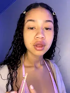 Snapshot of jadee8 chatting on 11.29.25 jadee8 online show from 11.29.25