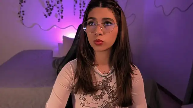 Snapshot of sara_doll77 chatting on 01.15.26 sara doll77 online show from 01.15.26