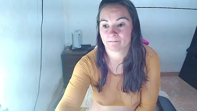 Snapshot of StefiAlizon70 chatting on 09.21.25 StefiAlizon70 online show from 09.21.25