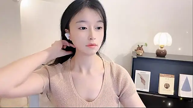 Onechestnut online show from 11.10.25