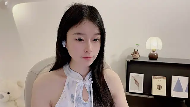 Onechestnut online show from 12.04.25