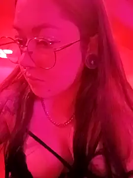 Snapshot of Dulcedeanis chatting on 10.15.25 Dulcedeanis online show from 10.15.25