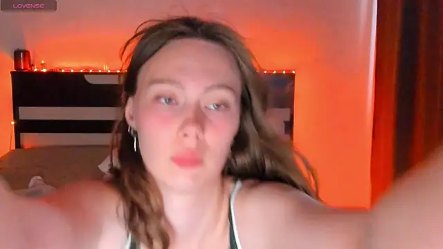 Snapshot of LolaMeddisson chatting on 07.22.26 LolaMeddisson online show from 07.22.26