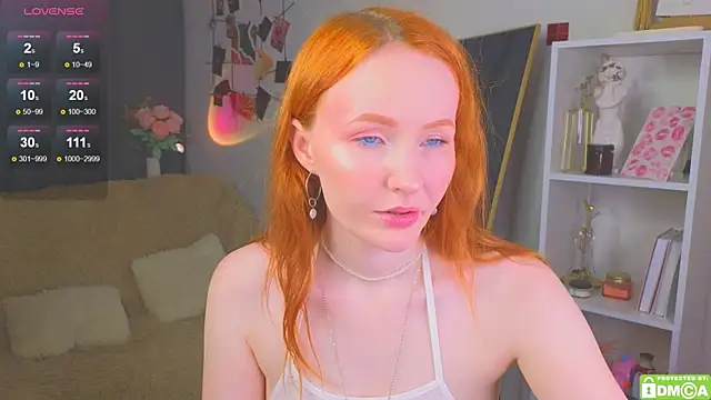 JoyceJones online show from 10.10.25