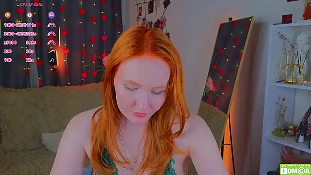 Snapshot of JoyceJones chatting on 02.16.26 JoyceJones online show from 02.16.26