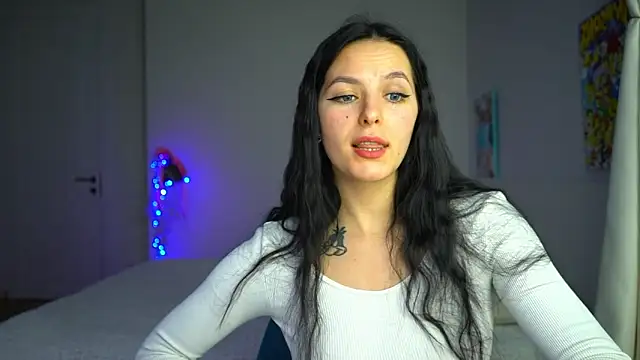 EwelynScott online show from 12.15.25