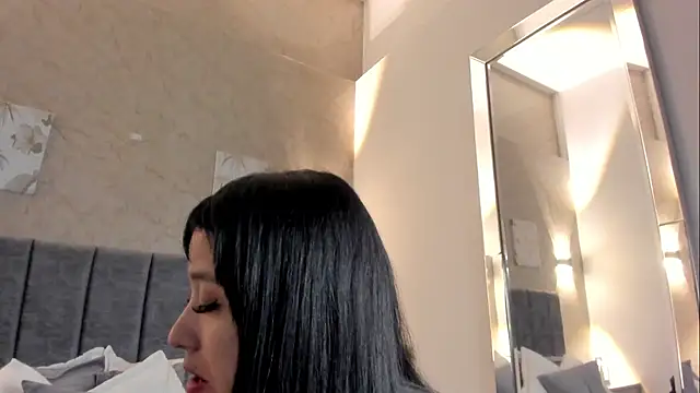 Lunaa bellaa online show from 01.05.26