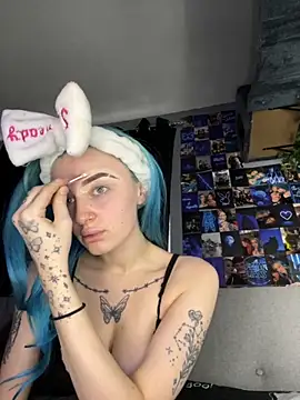 Snapshot of Bluetingx chatting on 11.07.25 Bluetingx online show from 11.07.25