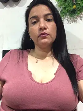 Snapshot of sweetdulcexxx chatting on 10.21.25 sweetdulcexxx online show from 10.21.25