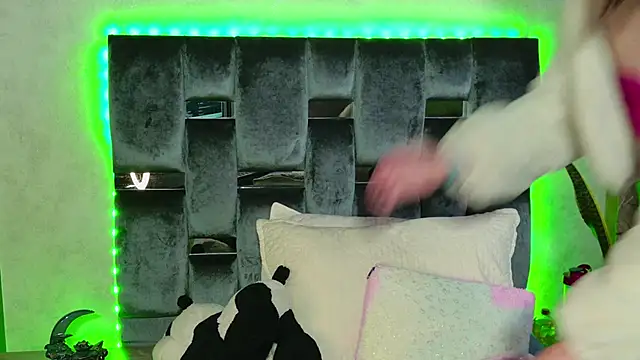 Taurito    online show from 10.25.25