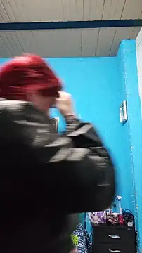 carolinhe  online show from 12.04.25