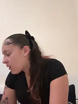 babykalirose online show from 10.31.25