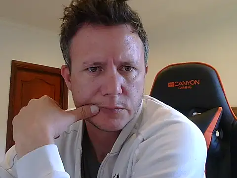 Snapshot of TroyDieselXXX chatting on 03.17.26 TroyDieselXXX online show from 03.17.26