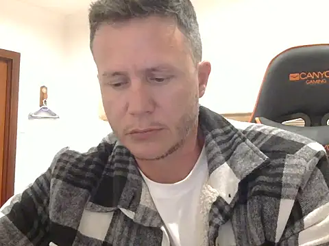 Snapshot of TroyDieselXXX chatting on 03.26.26 TroyDieselXXX online show from 03.26.26