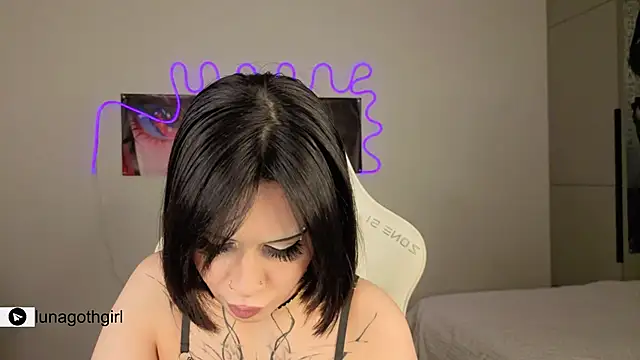 IamLuna2006 online show from 01.12.26