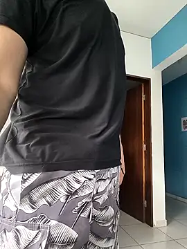 Snapshot of mikeara90 chatting on 10.07.25 mikeara90 online show from 10.07.25