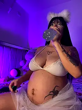 lucialauper  online show from 11.01.25