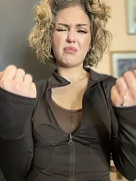 KellyKeler online show from 12.05.25