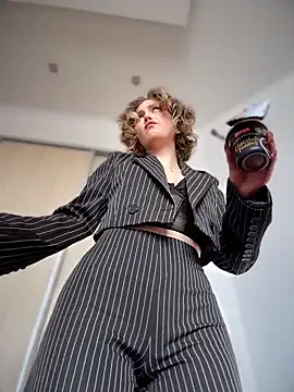 Snapshot of KellyKeler chatting on 03.27.26 KellyKeler online show from 03.27.26