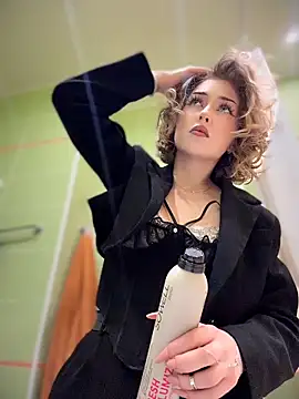 Snapshot of KellyKeler chatting on 03.30.26 KellyKeler online show from 03.30.26