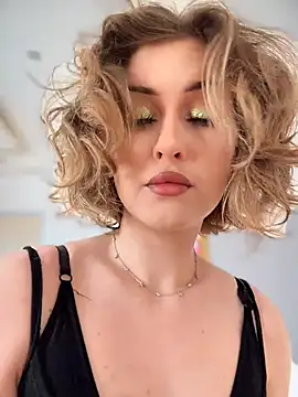 Snapshot of KellyKeler chatting on 04.06.26 KellyKeler online show from 04.06.26