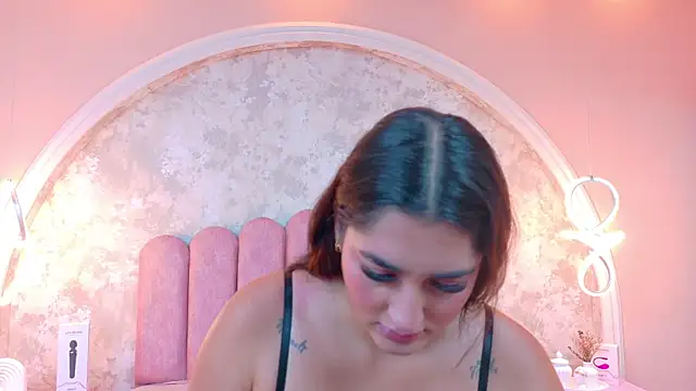 JasmineRhodes online show from 11.22.25