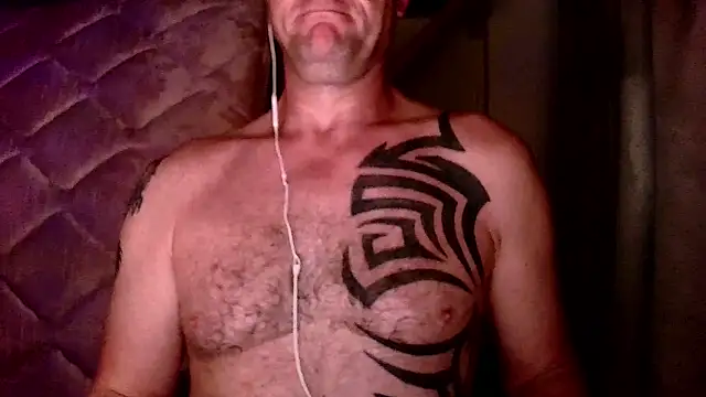 Snapshot of Yournaughty chatting on 10.05.25 Yournaughty online show from 10.05.25