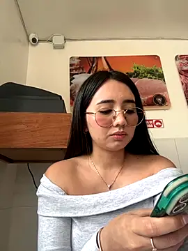 Michelle Zoe online show from 09.14.25