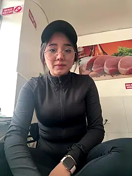 Michelle Zoe online show from 11.06.25