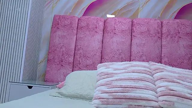 emmacurvy online show from 03.31.26