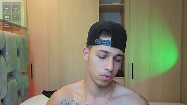 Snapshot of orionblaze69_ chatting on 12.18.25 orionblaze69 online show from 12.18.25