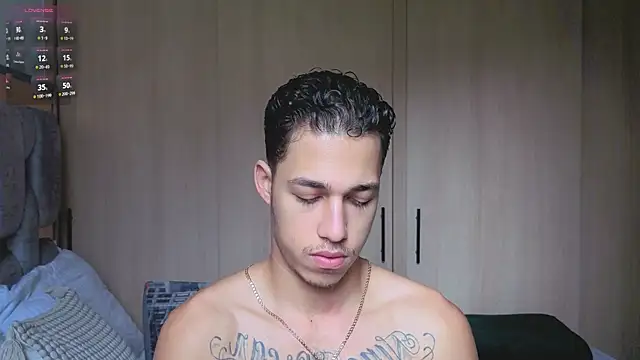 Snapshot of orionblaze69_ chatting on 12.22.25 orionblaze69 online show from 12.22.25