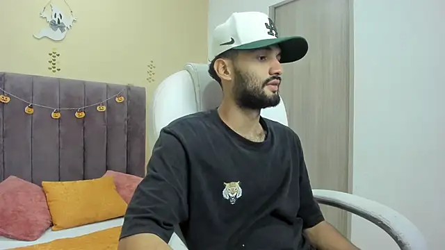 Snapshot of Ryan_Jackson_ chatting on 10.13.25 Ryan Jackson  online show from 10.13.25