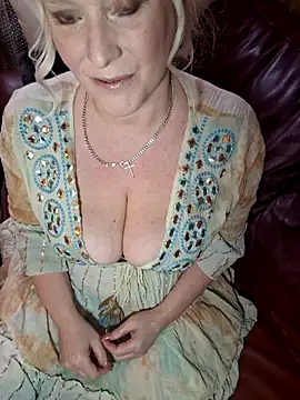 Snapshot of Bouncy-Bella28X chatting on 03.22.26 Bouncy-Bella28X online show from 03.22.26