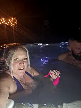 Snapshot of Bouncy-Bella28X chatting on 03.27.26 Bouncy-Bella28X online show from 03.27.26