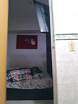 Snapshot of SweettyNaugthy chatting on 09.19.25 SweettyNaugthy online show from 09.19.25