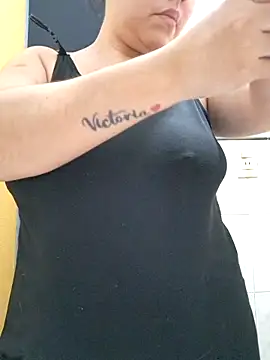 Snapshot of SweettyNaugthy chatting on 09.28.25 SweettyNaugthy online show from 09.28.25